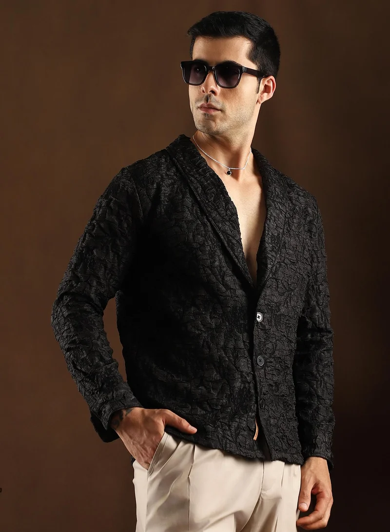 Campus Sutra Campus Sutra Men's Onyx Black Crushed Shawl Collar Oversized Shirt For Casual Wear | Shawl Collar | Long Cuffed Sleeves | Button Closure | Oversized Shirt Crafted With Comfort Fit For Everyday Wear