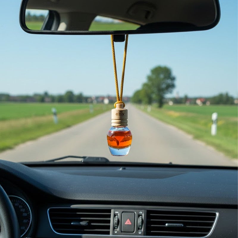 زجاجة معطر جو للسيارة - موزع عطر برائحة الفانيليا، زيت عطري يدوم طويلاً، زجاجة بغطاء خشبي، معطر مانع للانسكاب لمرآة الرؤية الخلفية للسيارة، رائحة غير سامة وخالية من الكحول للسيارة والمنزل والمكتب - Image 2