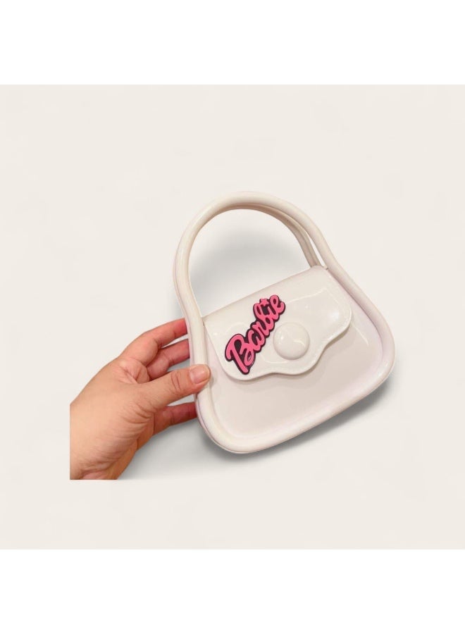 باربي شنطة سيليكون ميني، خامة سيليكون ممتازة ومتينة ومرنة وسهلة التنظيف لتدوم معكِ طويلًا. ألوان متنوعة متوفرة بتشكيلة تخطف العين وتناسب كل الأذواق. - Image 3