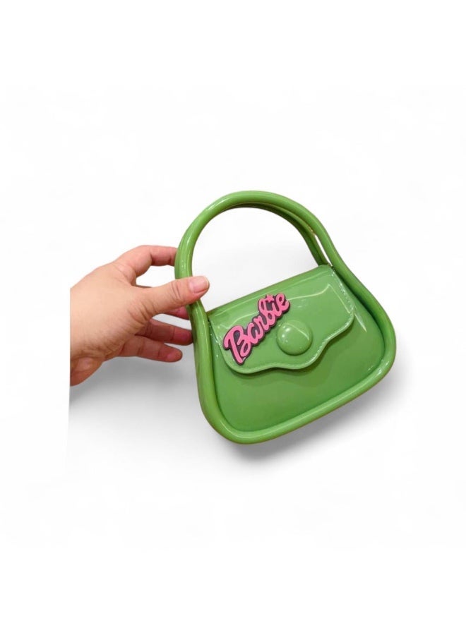 باربي شنطة سيليكون ميني، خامة سيليكون ممتازة ومتينة ومرنة وسهلة التنظيف لتدوم معكِ طويلًا. ألوان متنوعة متوفرة بتشكيلة تخطف العين وتناسب كل الأذواق. - Image 2