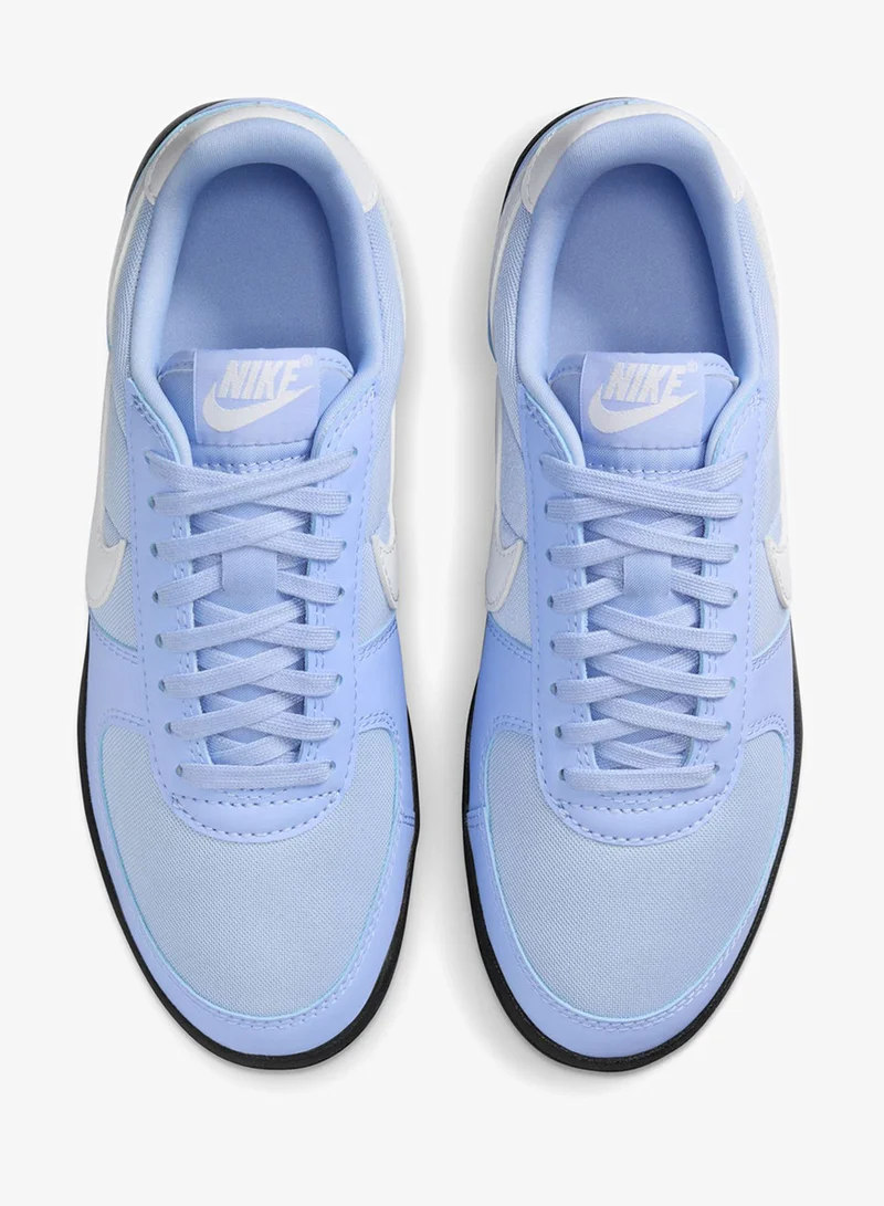 نايكي فيلد جنرال