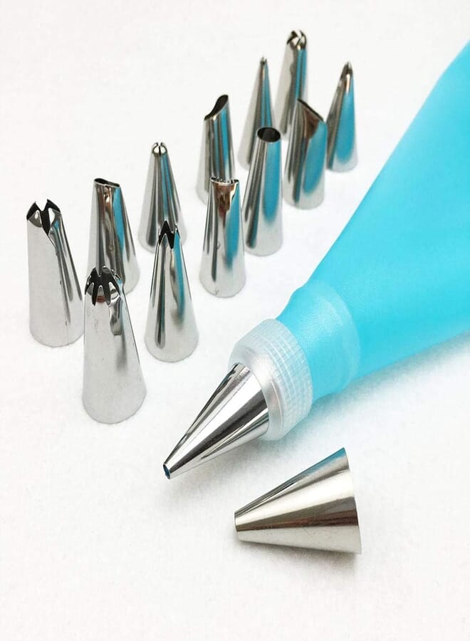16Pcs/Set Silicone Pastry Bag Nozzles DIY Powder Piping Cream Reusable Pastry Bags with 16 Nozzles Set Cake Decorating Tools