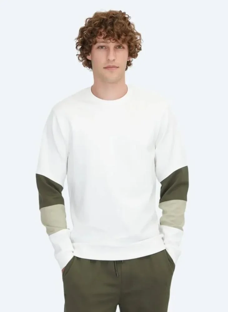 كيب سويت شيرت بلون بيج برقبة دائرية