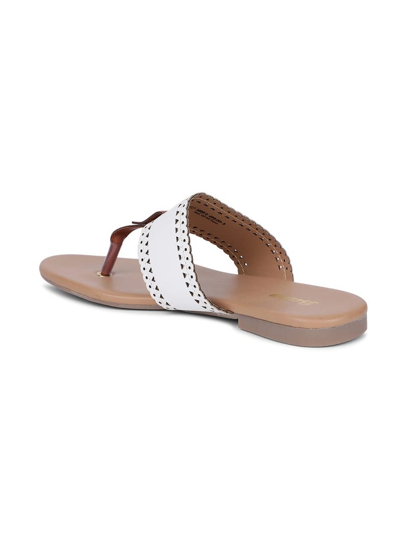 Bata Blake Thong Women's White Thongs - 8 UK (5711927) - Image 2