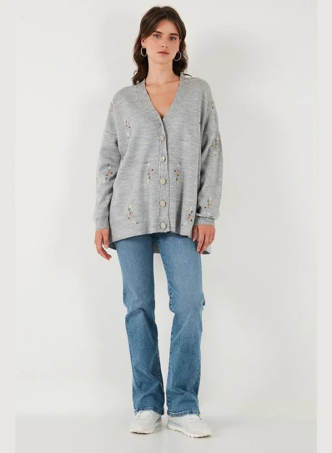 ليلا كارديجان نسائي ليلا مطرز بالزهور بقصة واسعة وفتحة رقبة على شكل  وأزرار