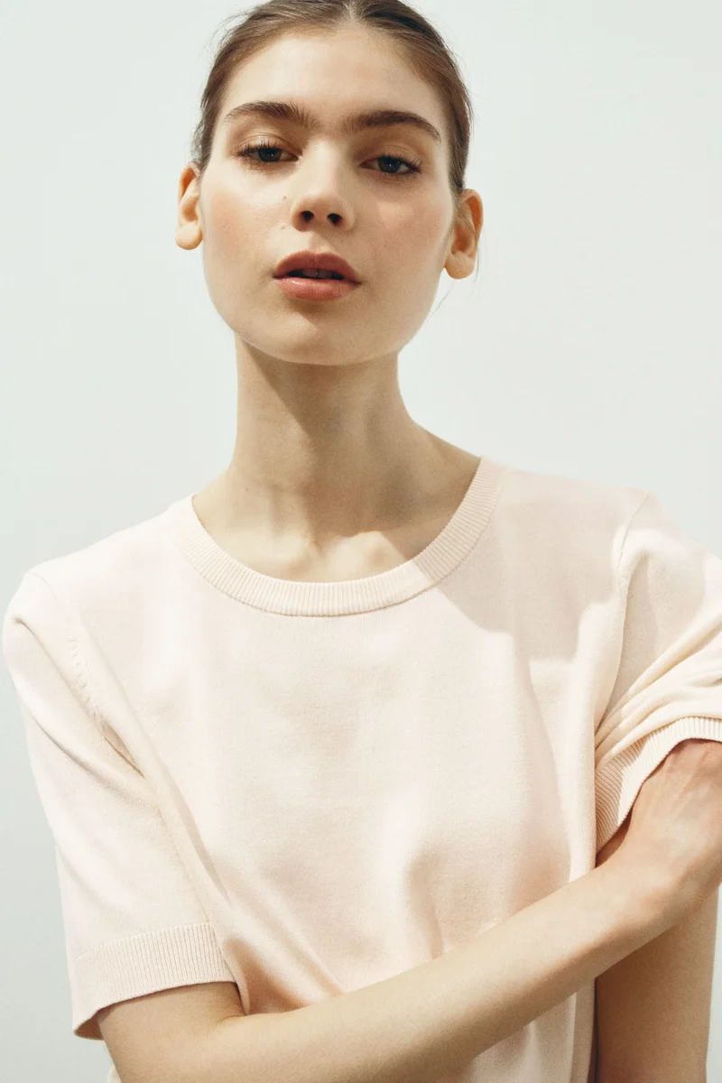 اتش اند ام بلوزة بحياكة ناعمة