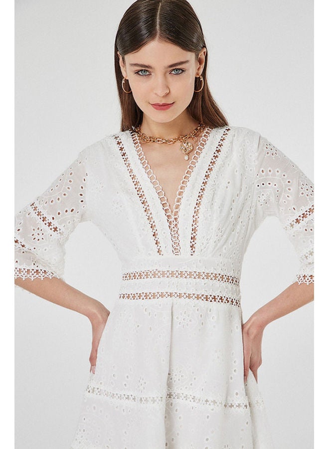 BSB Dress with broderie detais - Image 2