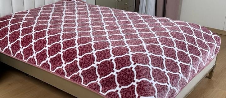 بطانية نفرين وزن 4 كيلو مقاس 200×240 سم دفء فاخر ولمسة نعومة تُغني غرفة نومك - Image 2