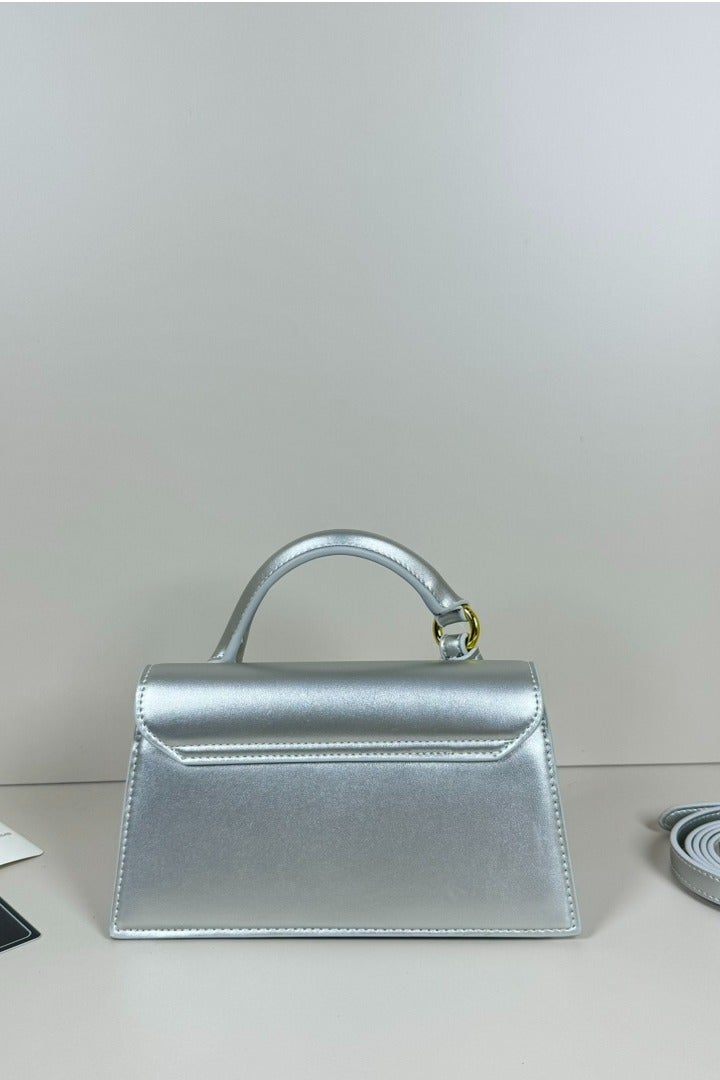 Jacquemus  حقيبة يد طويلة من Le Chiquito حقيبة يد طويلة من الجلد مع حزام كروس بودي - Image 2