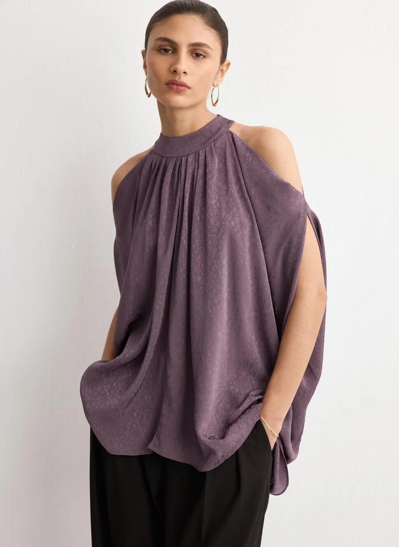 مانجو Off-shoulder top