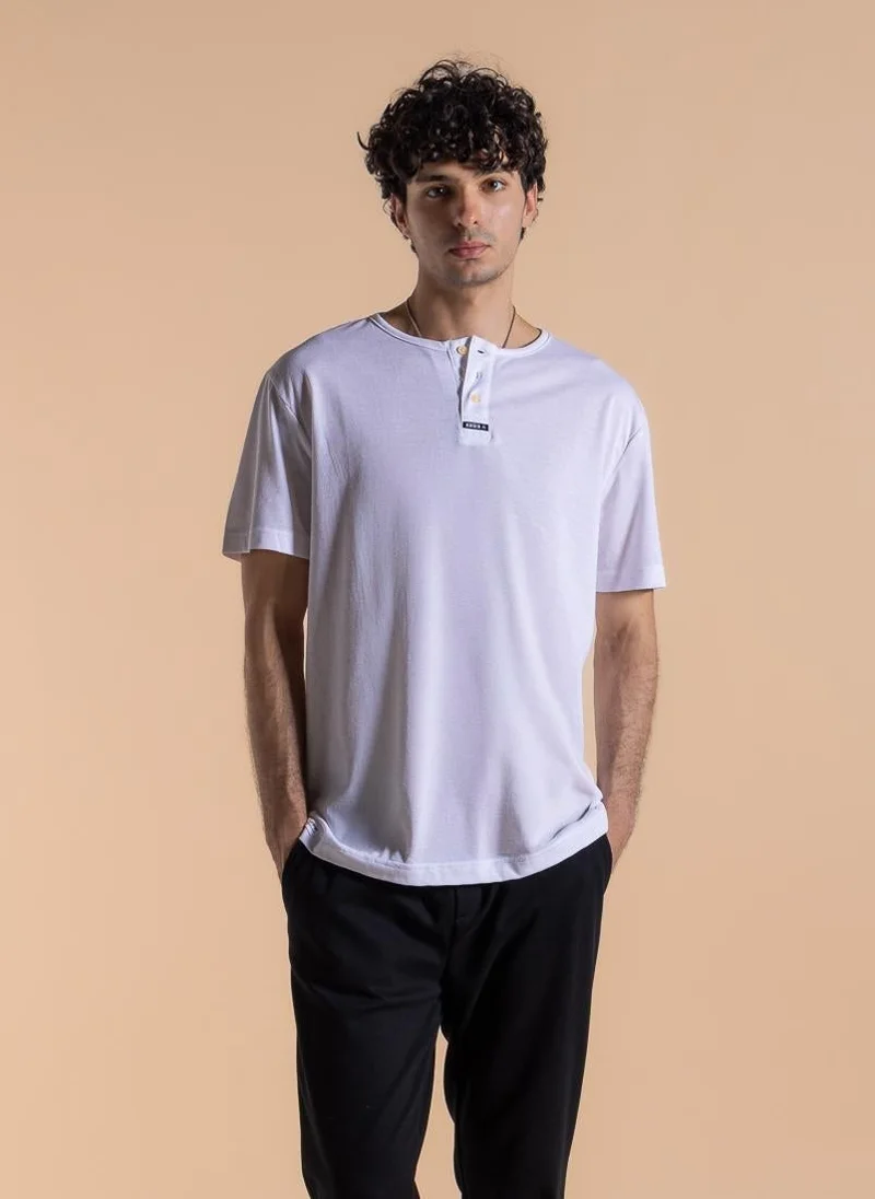 SHAPES LIGHTWEIGHT HENLY NECK T-SHIRT