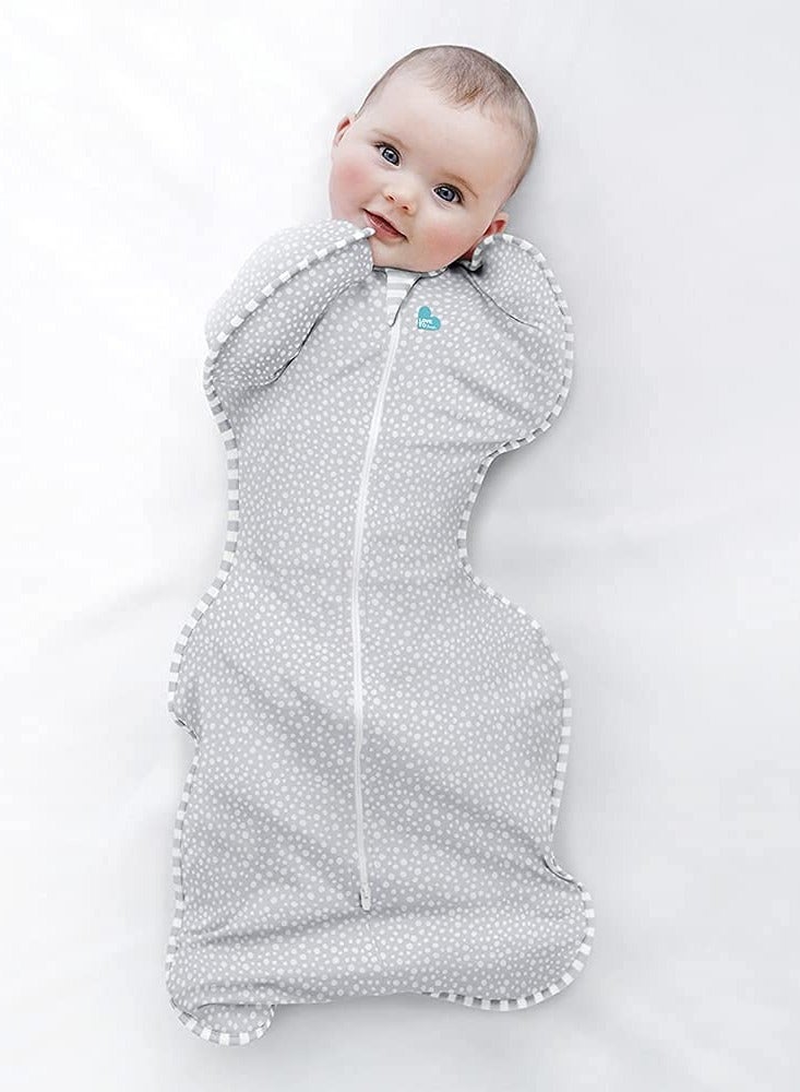 لاف تو دريم بطانية قماط أساسية لحديثي الولادة من 0 إلى 6 أشهر للفتيات والفتيان، 1.0 حقيبة نوم للأطفال مزودة بأذرع توفر نومًا مريحًا وهادئًا من قماش الخيزران باللون الرمادي - Image 1