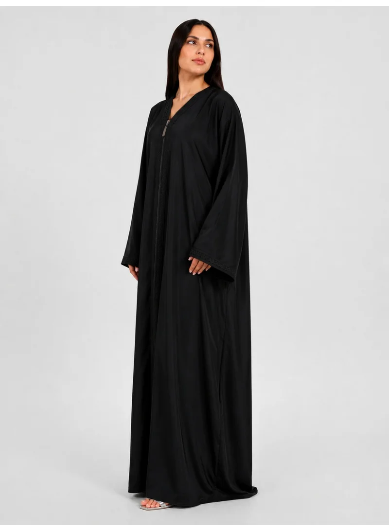 Reem Abayas Women's Abaya with Zip detail