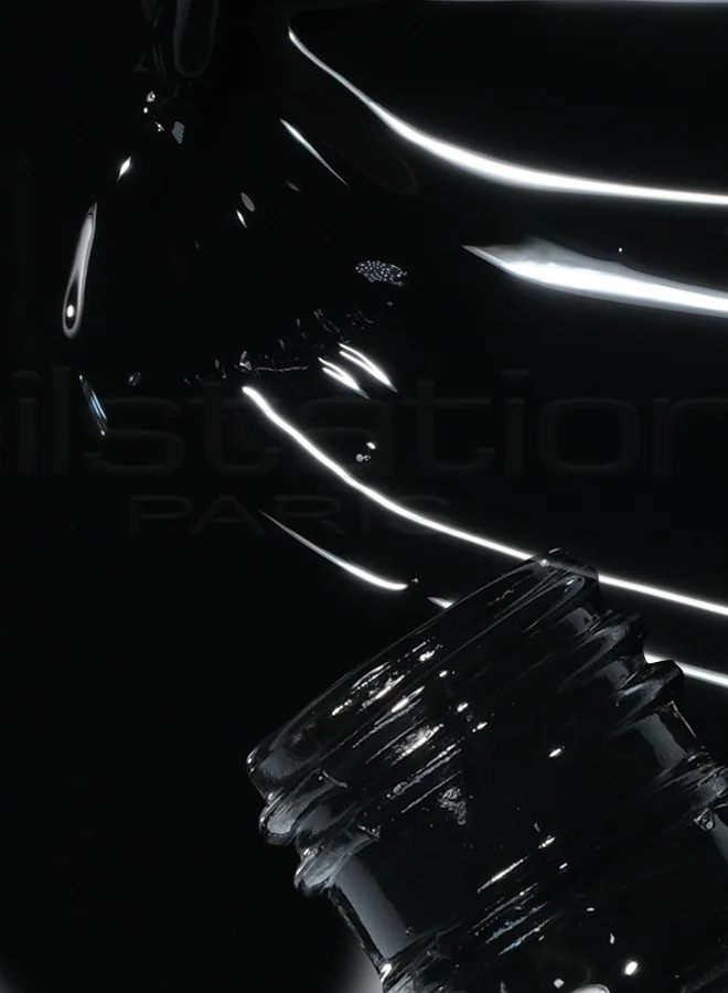 نيل ستيشن طلاء أظافر رجالي أسود غير لامع