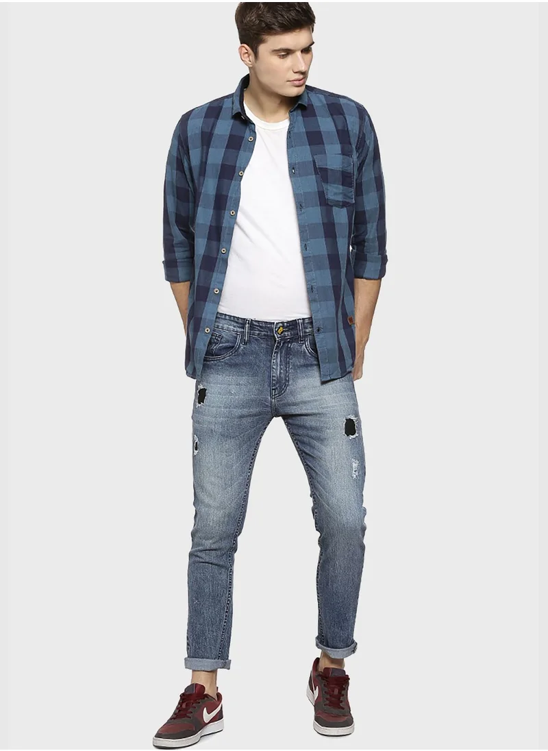 Campus Sutra Distressed Slim Fit Jeans