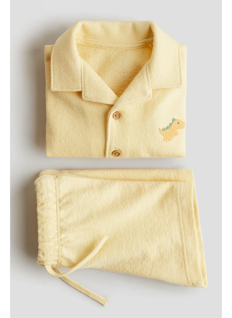 اتش اند ام 2-piece terry resort shirt and shorts set