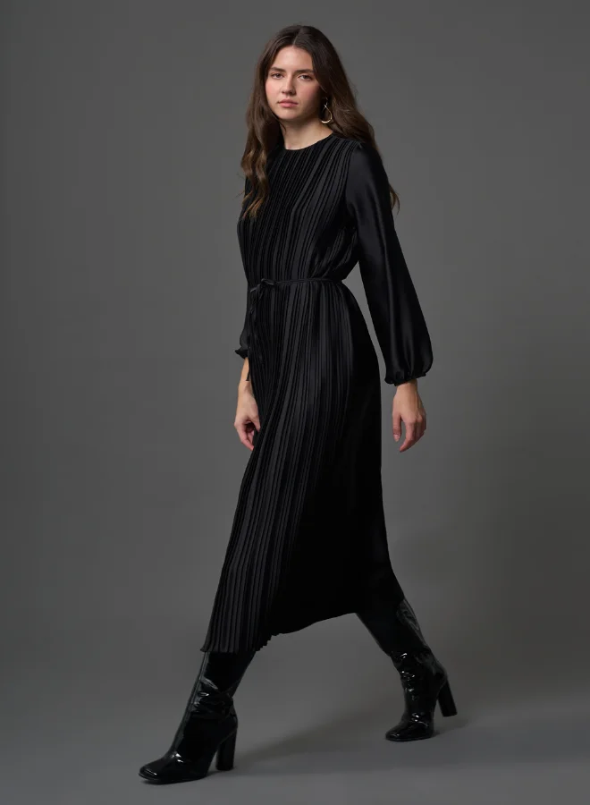 ميزال MIZALLE THIN PLEATED O-NECK DRESS