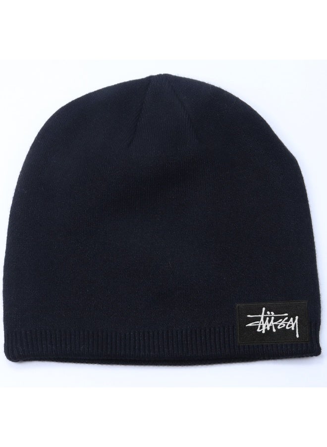 قبعة ستوسي السوداء المحبوكة - تصميم شعار توقيع أيقوني | أساسي دافئ وأنيق في ملابس الشارع