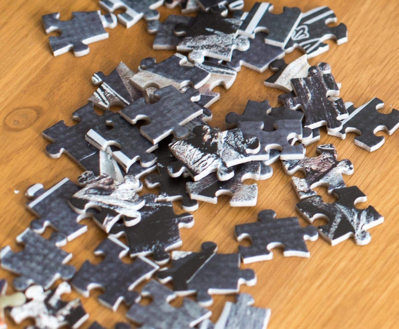 Game Of Thrones Dark Horse Deluxe Game of Thrones: Iron Throne Deluxe Puzzle (1000 Piece) - Image 5