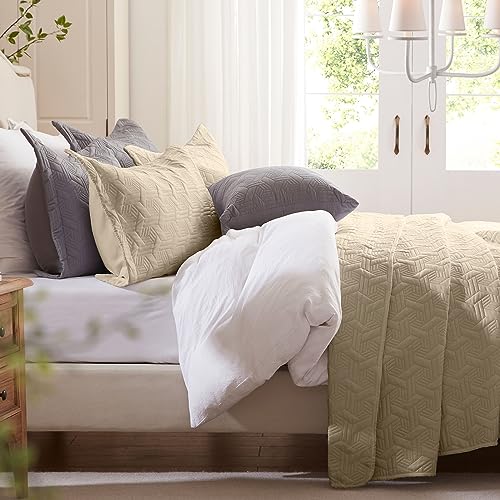 LEAONME Full/Queen Quilt Set 3 Pieces,Lightweight Beige Bedspread-90''x98'',Soft Microfiber Summer Quilt,Luxurious Warm Coverlet Sets for All Seasons (Includes 1 Quilt, 2 Shams) - Image 3