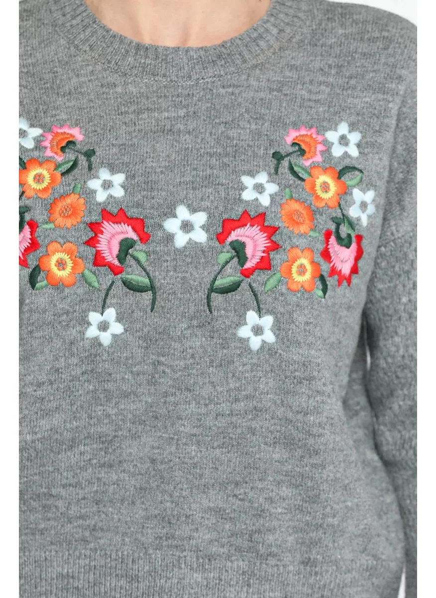 Gülseli Women's Crew Neck Floral Embroidered Knitwear Sweater