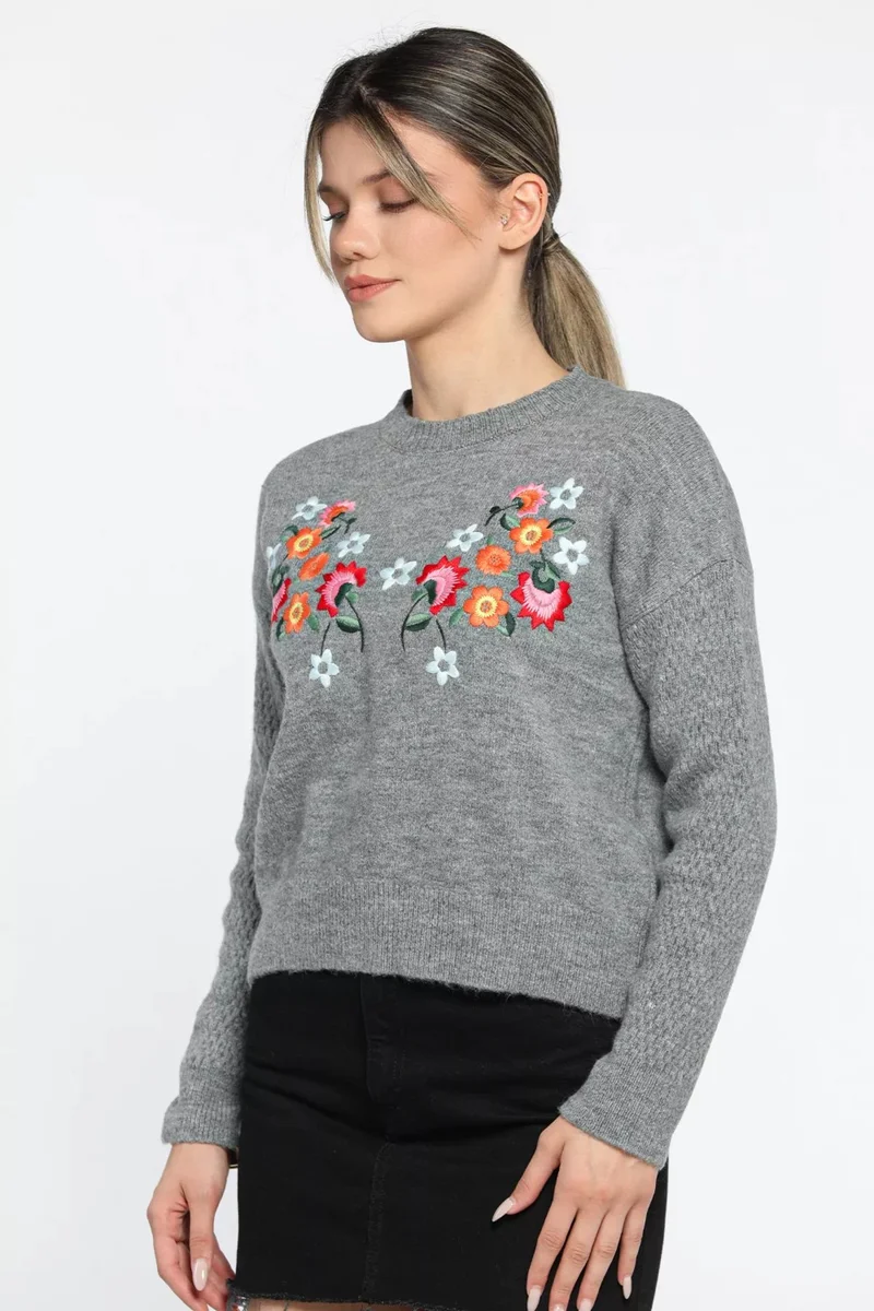 Gülseli Women's Crew Neck Floral Embroidered Knitwear Sweater