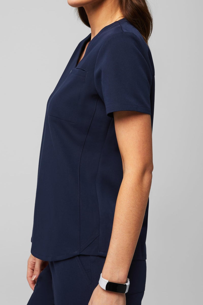 Fabletics Women's Vital 1-Pocket Scrub Top - MotionTech, Wrinkle-Resist, Chest Pocket, Anti-Shrink, Semi-Slim Fit, M, Navy - Image 4