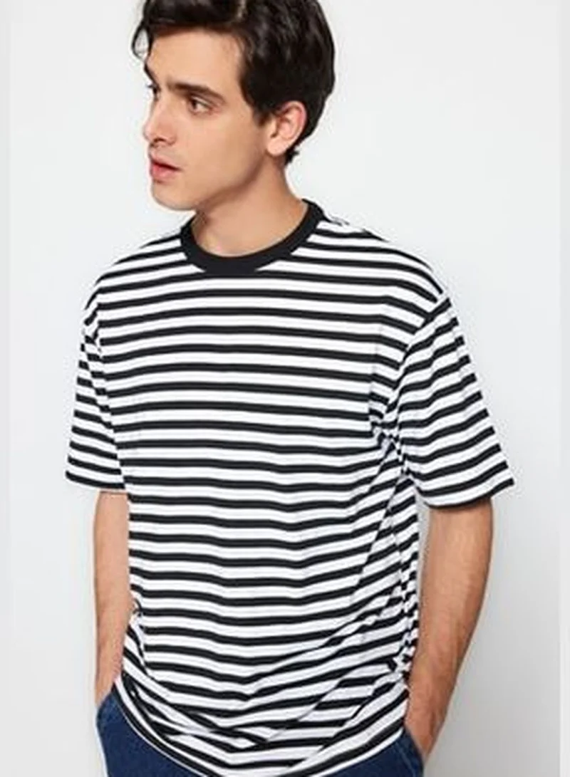 trendyol Black Men's Relaxed/Comfortable fit, Crew Neck Short Sleeve Striped T-Shirt.