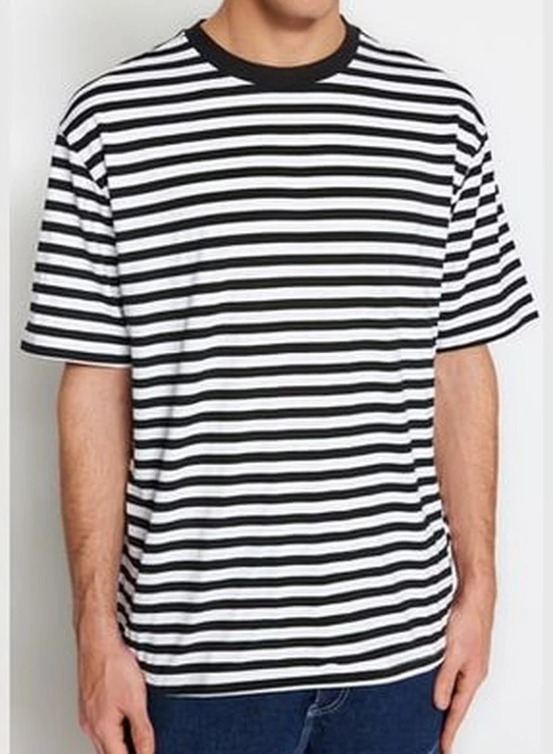 trendyol Black Men's Relaxed/Comfortable fit, Crew Neck Short Sleeve Striped T-Shirt.