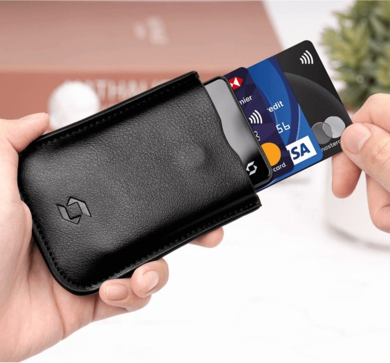 سیف بال غطاء جلدي لمحفظة أجهزة العملات الرقمية سيف بال (SafePal Leather Case) | متوافق مع S1, S1 Pro, X1, Cypher | موزع معتمد في الإمارات، جلد PU فاخر، مقاوم للسقوط، إغلاق مغناطيسي - Image 3