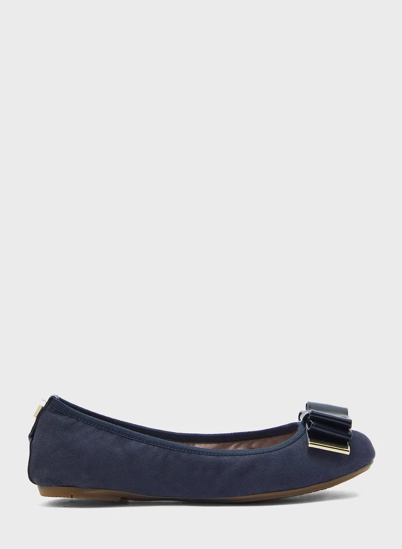 BUTTERFLYTWISTS Milie Round Toe Ballerina