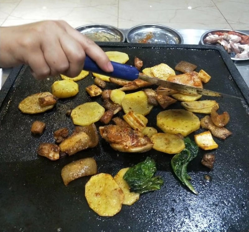 Kamelar.Lava Lava stone cooking shingles, flat, open grooves, 8 "x 12", lava cooking stone pizza, meat, seafood and vegetables. Outdoor steak barbecue. Camping grill net, grill pan, Korean grill - Image 5