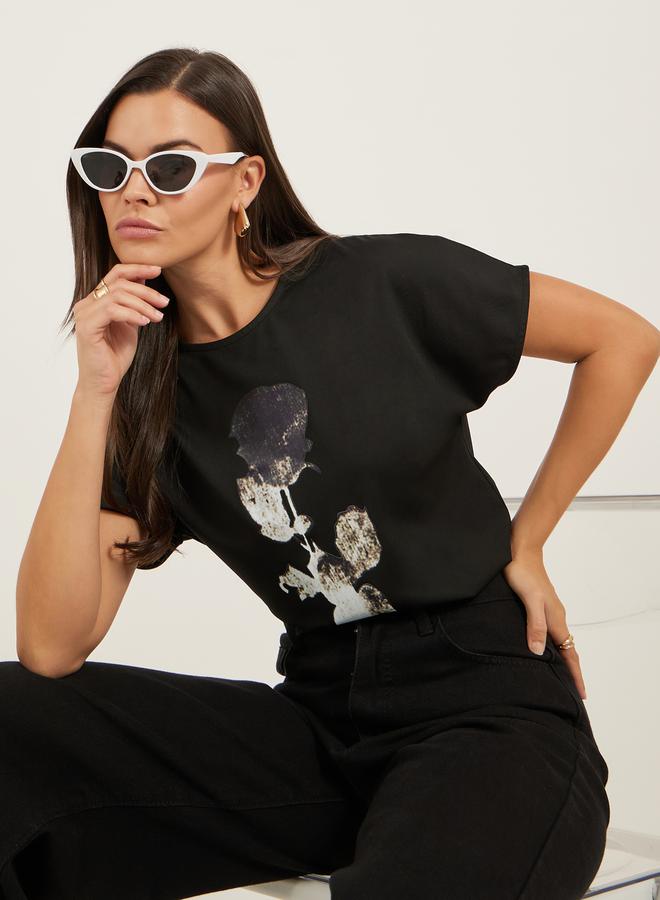 Styli Graphic Print Round Neck Regular Fit T-Shirt - Image 1