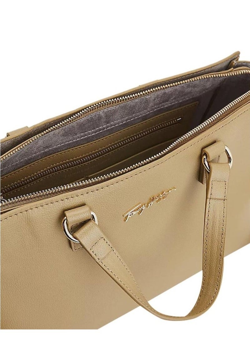 Tommy Hilfiger Plus Tommy Hilfiger Women's Tommy Joy Camera Bag Tote handbag Shoulder bag Crossbody bag Casual  - Image 3