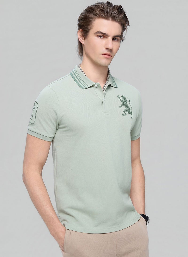 GIORDANO Men’s Cotton Slim Polo with 3D Lion Embroidery - Image 1