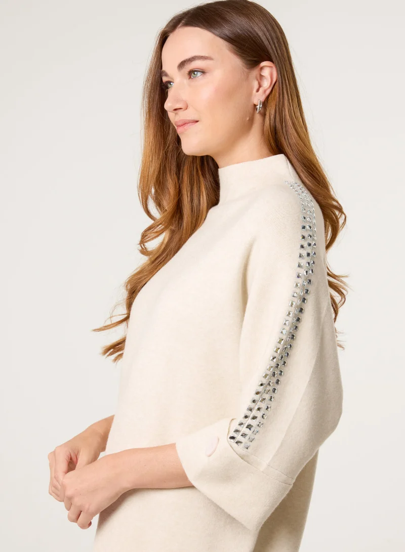 بلو فانيلا كنزة بياقة عالية مربعة مرصعة بالكريستال