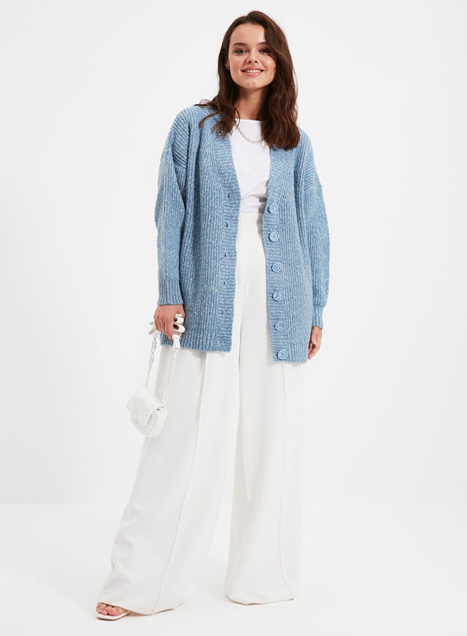trendyol كارديجان ناعم محبوك بياقة على شكل V مزود بأزرار زرقاء - Image 2