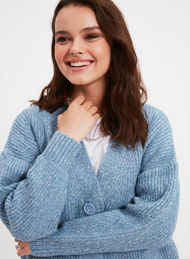 trendyol كارديجان ناعم محبوك بياقة على شكل V مزود بأزرار زرقاء - Image 3