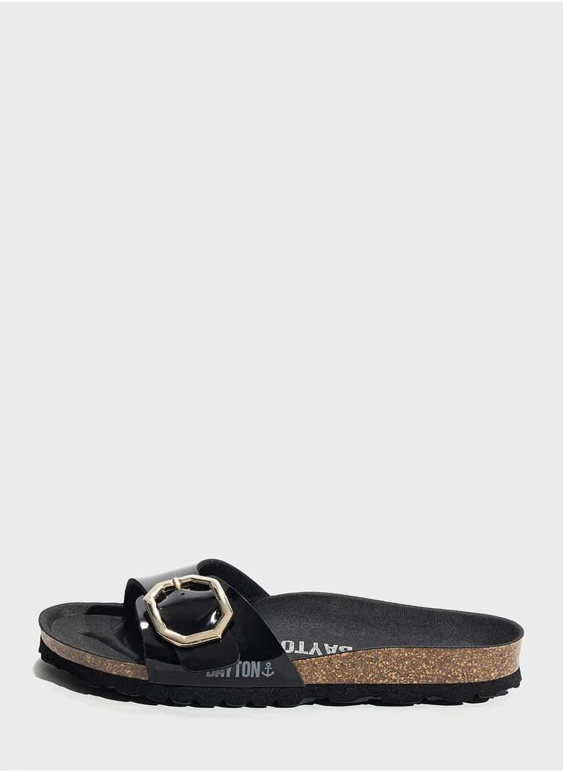 بيتون Zephyr One Strap Flat Sandals