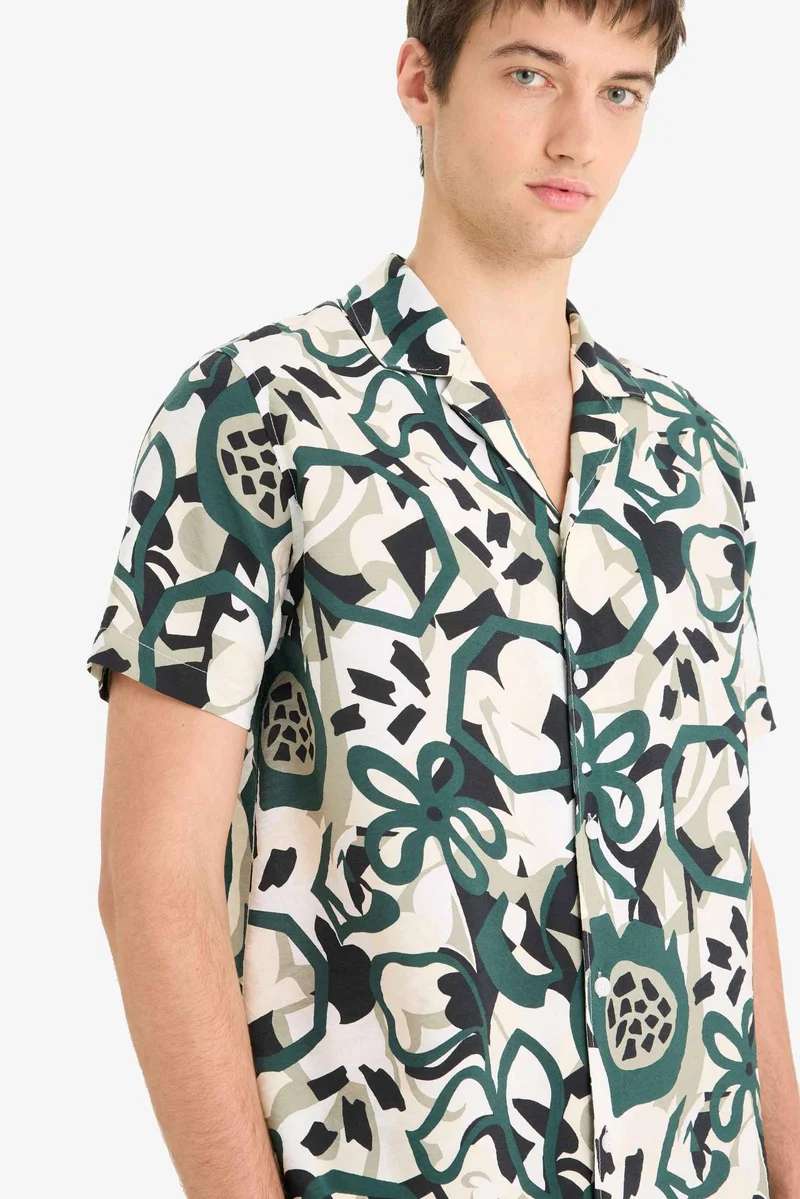 ديفاكتو Regular Fit Apache Neck Printed Short Sleeve Shirt