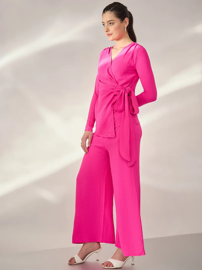 بانيت طقم متناسق (Co-ord Set) بلوزة لفّ (Wrap Top) من قماش Airflow مع بنطلون - ماجنتا