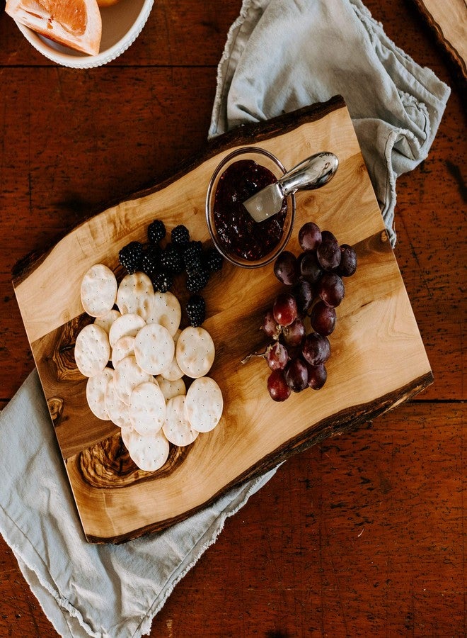 Thirteen Chefs Tramanto Farmhouse Wooden Serving Board with Bark, Rustic Olive Wood Platter 15 x 10 Inch - Image 3