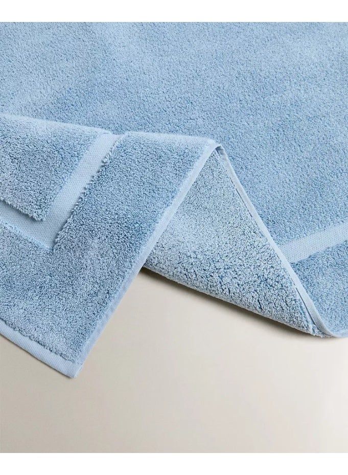 تى ام هوم دواسة حمام فندقية فاخرة من TM HOME – قطن طبيعي 100% عالي الجودة – لون أزرق أنيق ومنعش – مقاس 50×80 سم – امتصاص فائق وسرعة في الجفاف بملمس ناعم ولمسة فخامة فندقية - Image 2