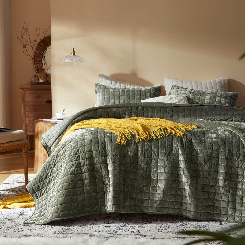 LEAONME Velvet Quilt California King-118''x106'', Lightweight Olive Green Velvet Comforter Set with 2 Pillow Shams, Soft Oversized Bedspread Coverlet Quilted Bedding Set for All Season - Image 1