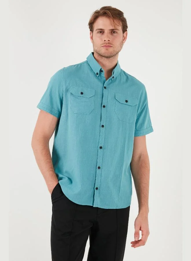 بوراتي قميص رجالي بياقة بأزرار من قطن بقصة ضيقة مع جيوب