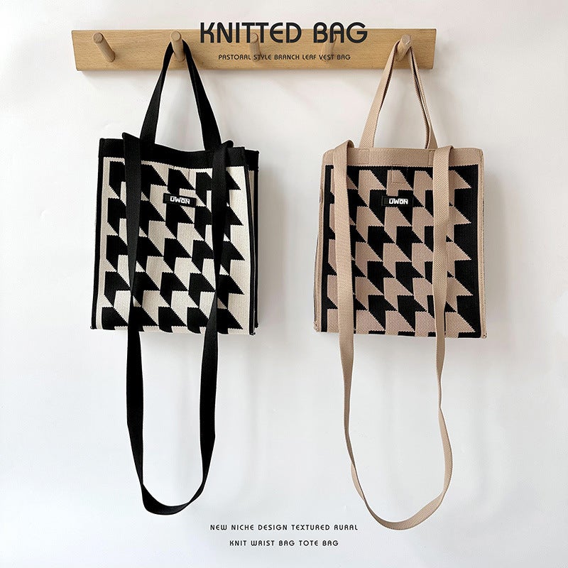 Niche Design Black And White Houndstooth Knitted Handbag Handbag All-Match Large Capacity Crossbody Bag Commuter Small Square Bag - Image 4