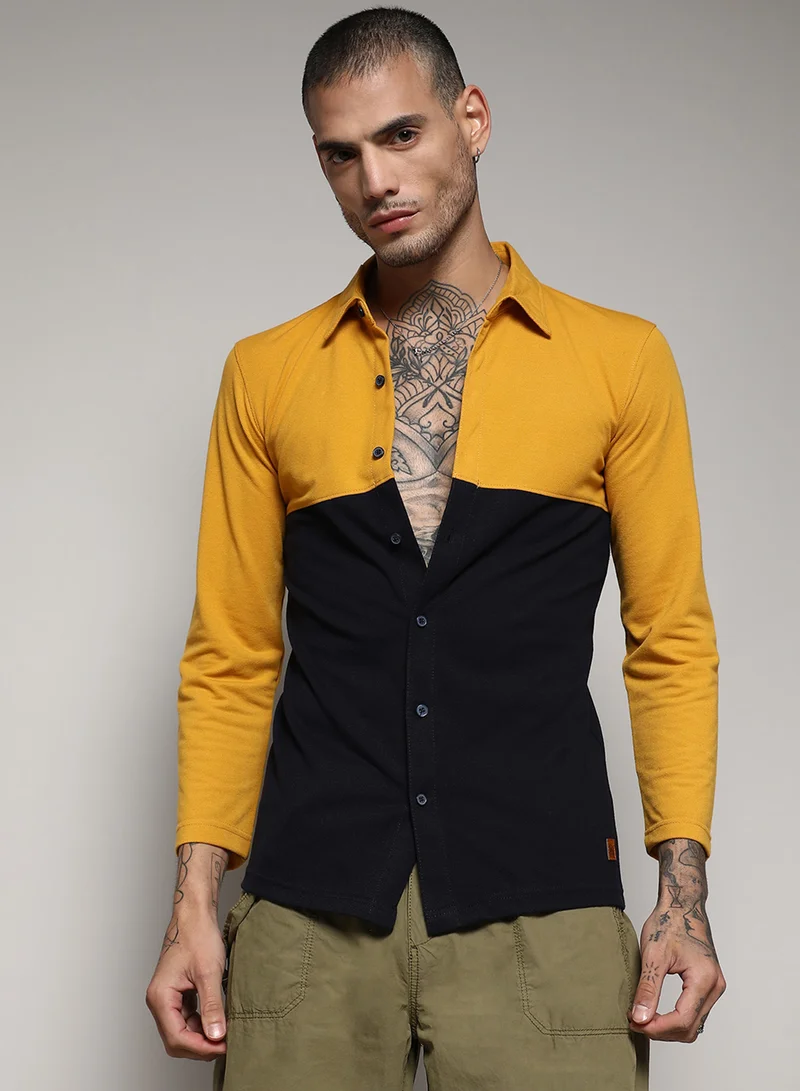 كامبوس سوترا Campus Sutra Men's Navy Blue & Mustard Yellow Contrast Panel Shirt For Casual Wear | Spread Collar | Long Sleeve | Button Closure | Cotton Shirt Crafted With Comfort Fit For Everyday Wear
