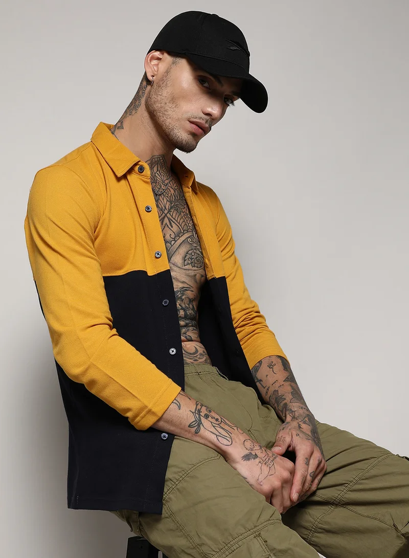 كامبوس سوترا Campus Sutra Men's Navy Blue & Mustard Yellow Contrast Panel Shirt For Casual Wear | Spread Collar | Long Sleeve | Button Closure | Cotton Shirt Crafted With Comfort Fit For Everyday Wear