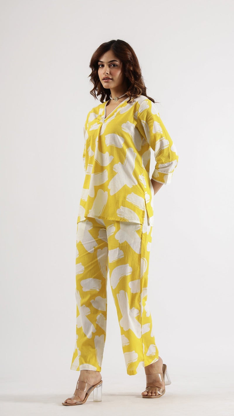 Label Flavia طقم كوردز أصفر للنساء - Image 1