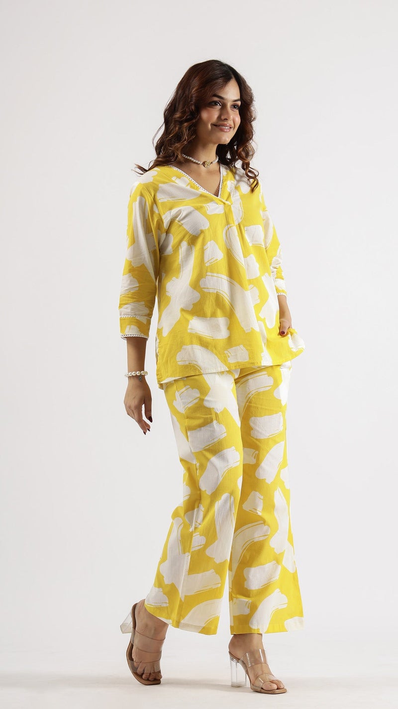 Label Flavia طقم كوردز أصفر للنساء - Image 2